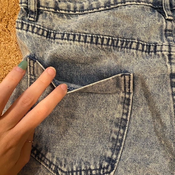 Forever 21 Acid Wash Jean Shorts - Picture 7 of 8